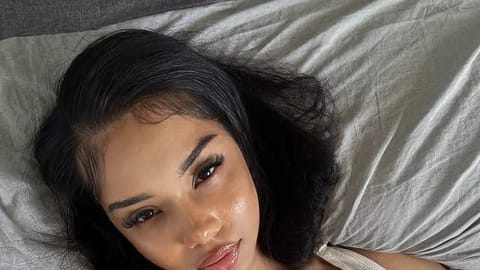 Stripchat live card showing a performer's private cam show rate